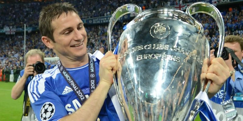 Top 10 Highlight Bóng Đá Ấn Tượng Trong Sự Nghiệp Cầu Thủ 9 Highlight Frank Lampard – Bàn thắng vào lưới Bayern Munich (2012)